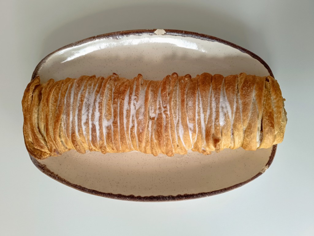 Vegan Apple Puff Pastry&nbsp;Braid